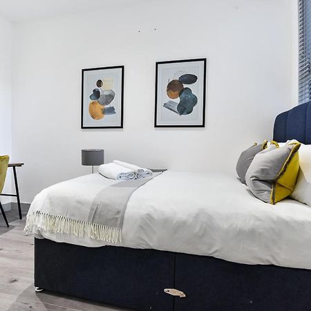 Lovely 2 Bedroom Apartment In Greater לונדון מראה חיצוני תמונה