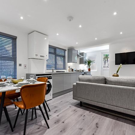 Lovely 2 Bedroom Apartment In Greater לונדון מראה חיצוני תמונה