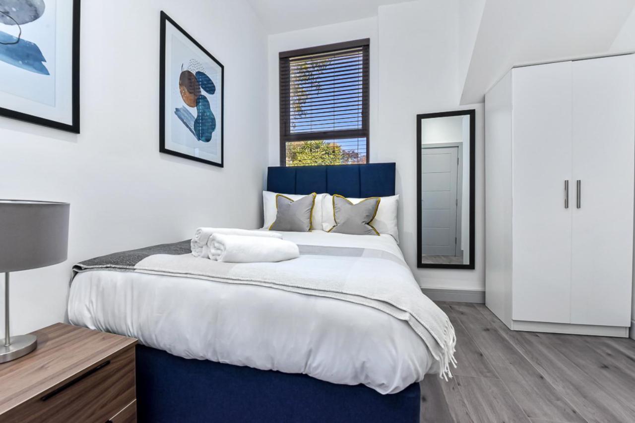 Lovely 2 Bedroom Apartment In Greater לונדון מראה חיצוני תמונה