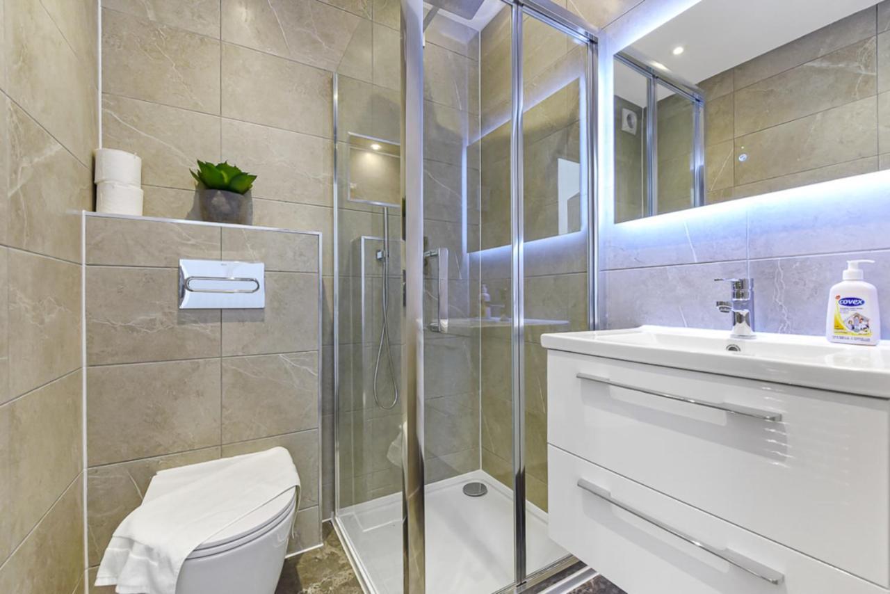 Lovely 2 Bedroom Apartment In Greater לונדון מראה חיצוני תמונה