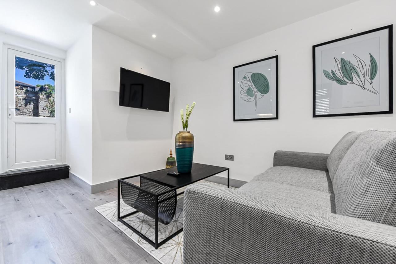 Lovely 2 Bedroom Apartment In Greater לונדון מראה חיצוני תמונה