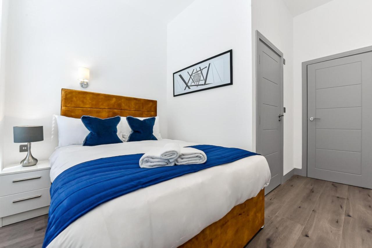 Lovely 2 Bedroom Apartment In Greater לונדון מראה חיצוני תמונה